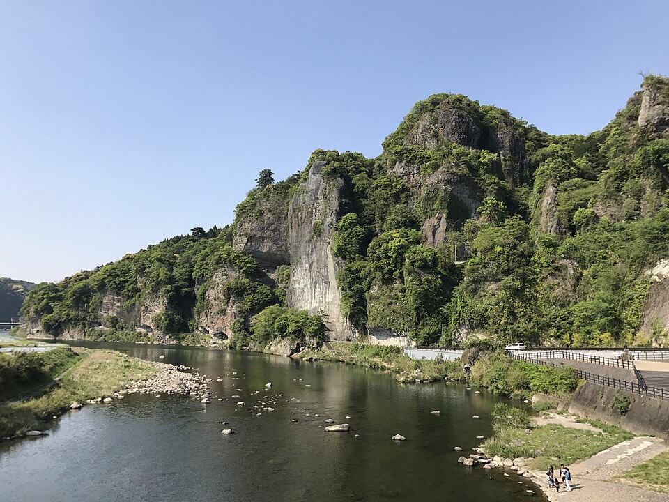 青の洞門
